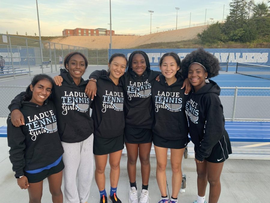 Tennis Team Qualifies For State