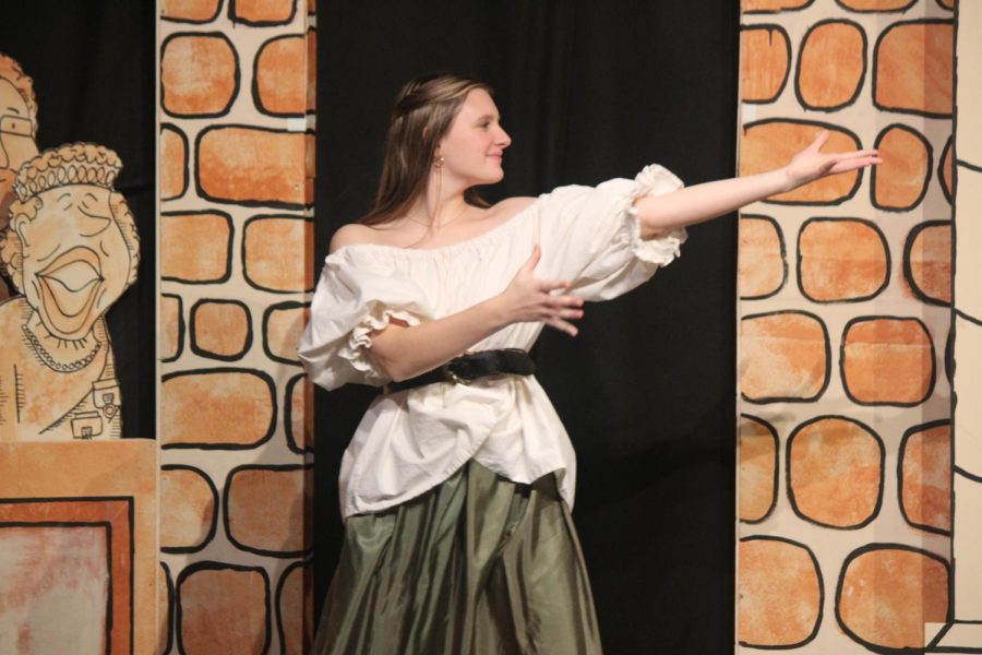 Students of the Ladue Thespian Troupe worked to rehearse for their fall play, “The Complete Works of William Shakespeare, Abridged” in the black box theater after school on October 24th in preparation for their 3 shows. 