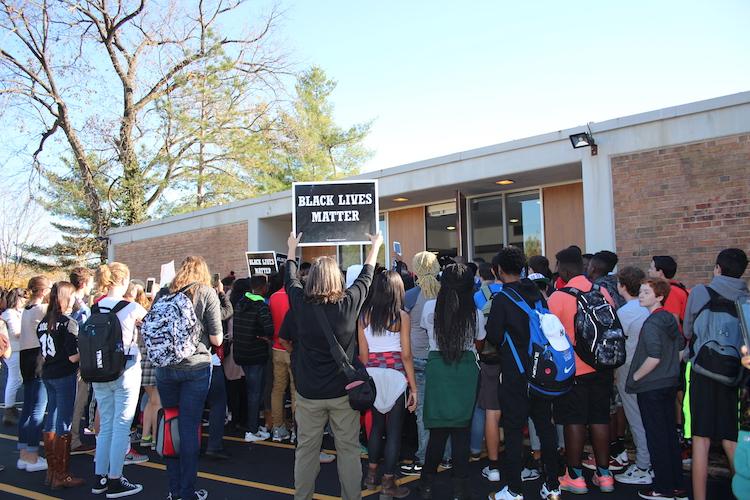 Ladue students leave school to protest at Administrative Center