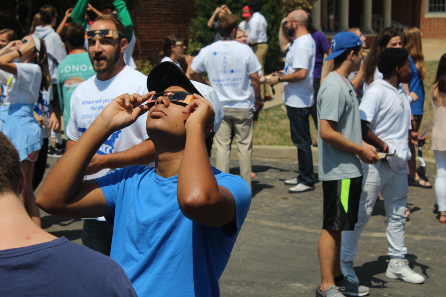 Photo Gallery: Ladue Students Watch Eclipse