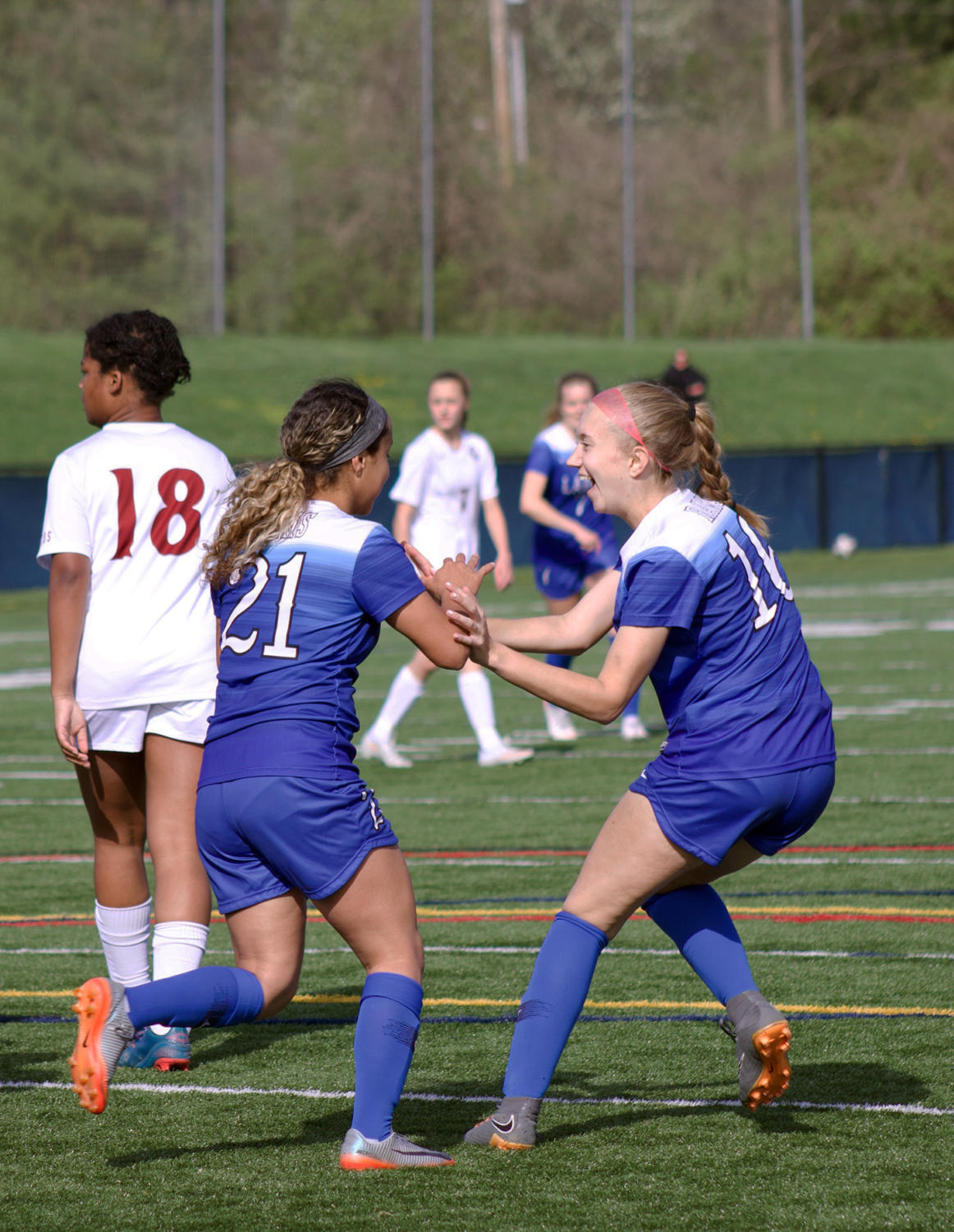 Girls Varsity Soccer Defeats MICDS 4-0