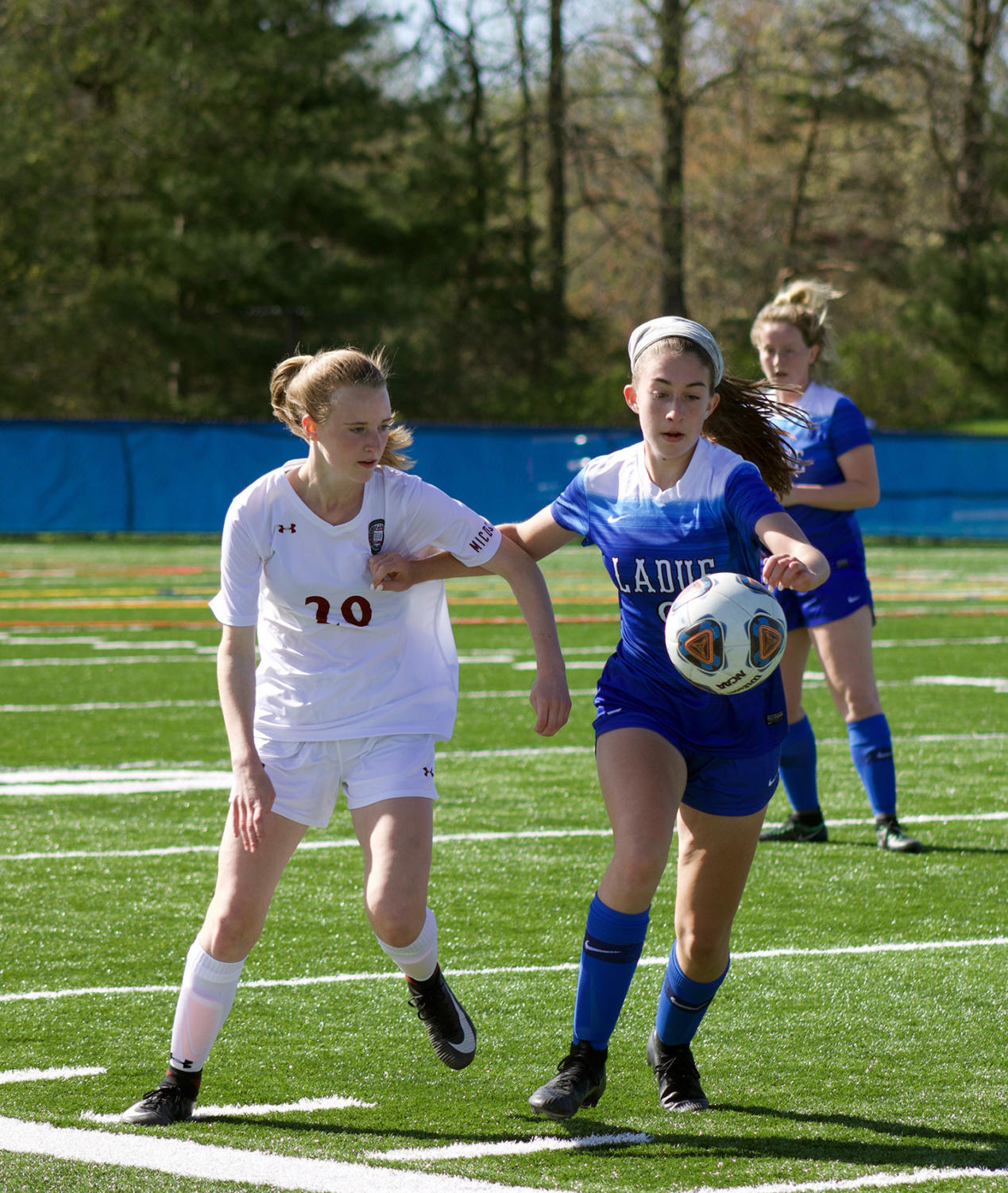 Girls Varsity Soccer Defeats MICDS 4-0