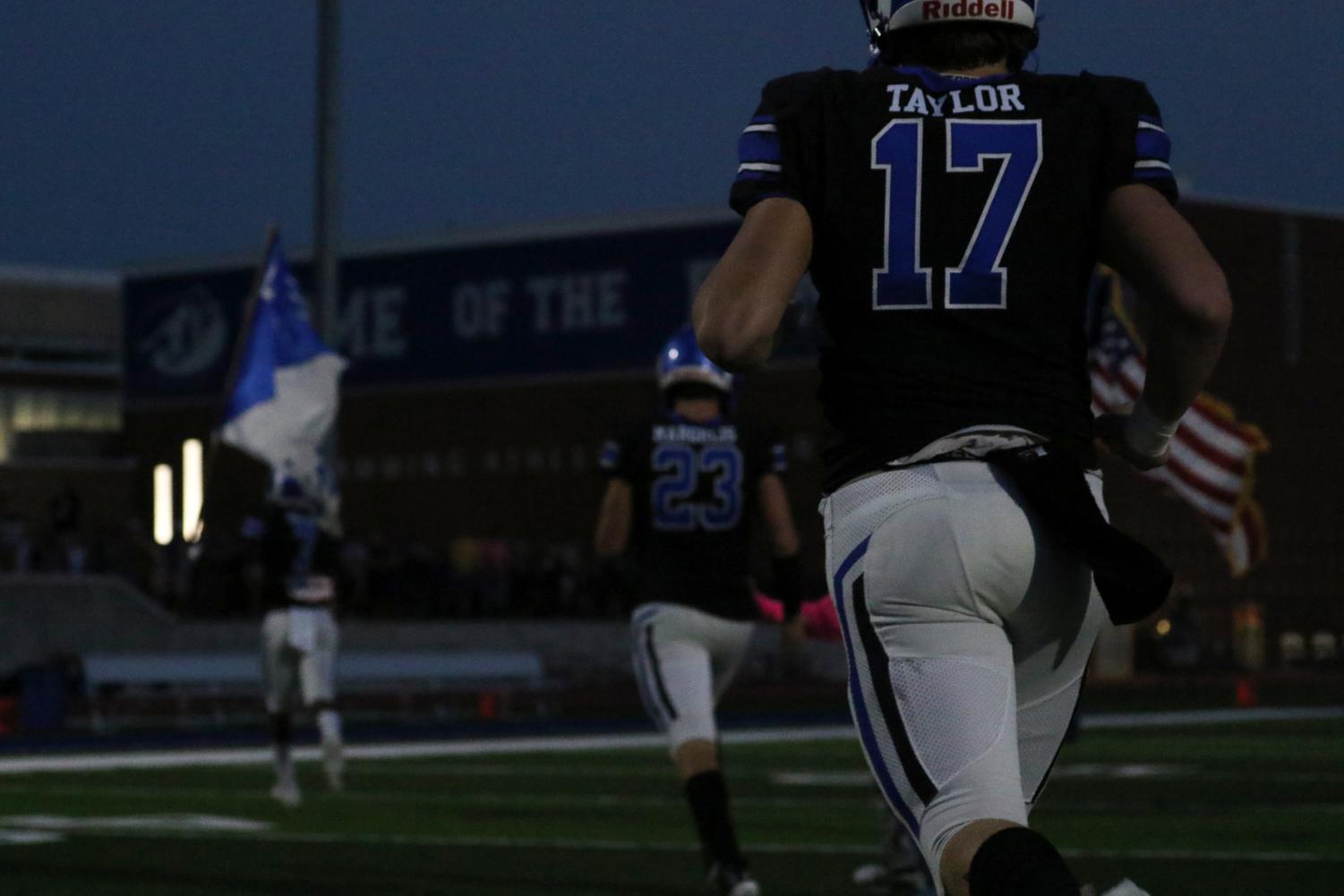Ladue+varsity+football+wins+against+Lafayette+in+Oct.+8+game