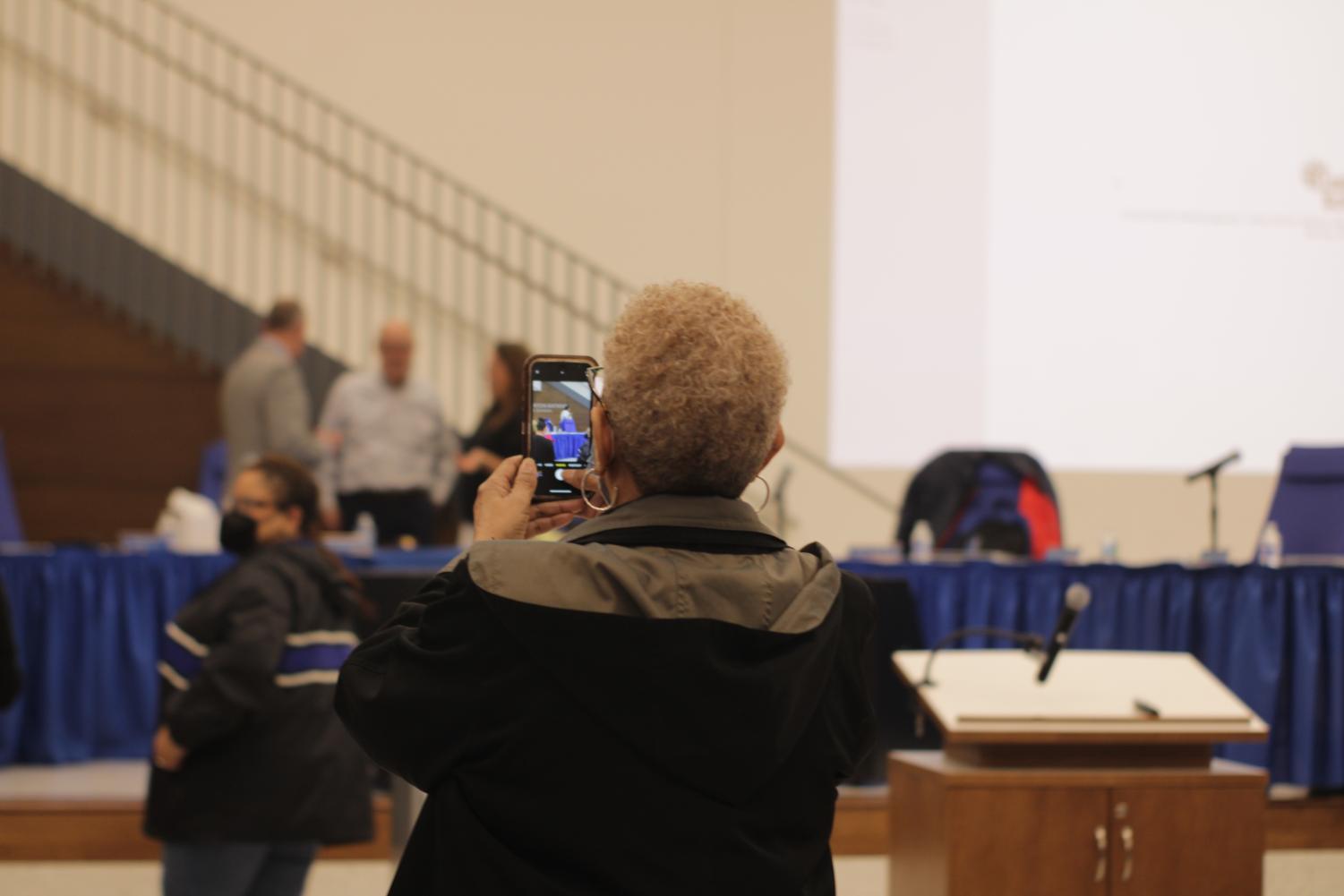 Kisha Lee is inducted as the first Black female president of the Ladue School Board