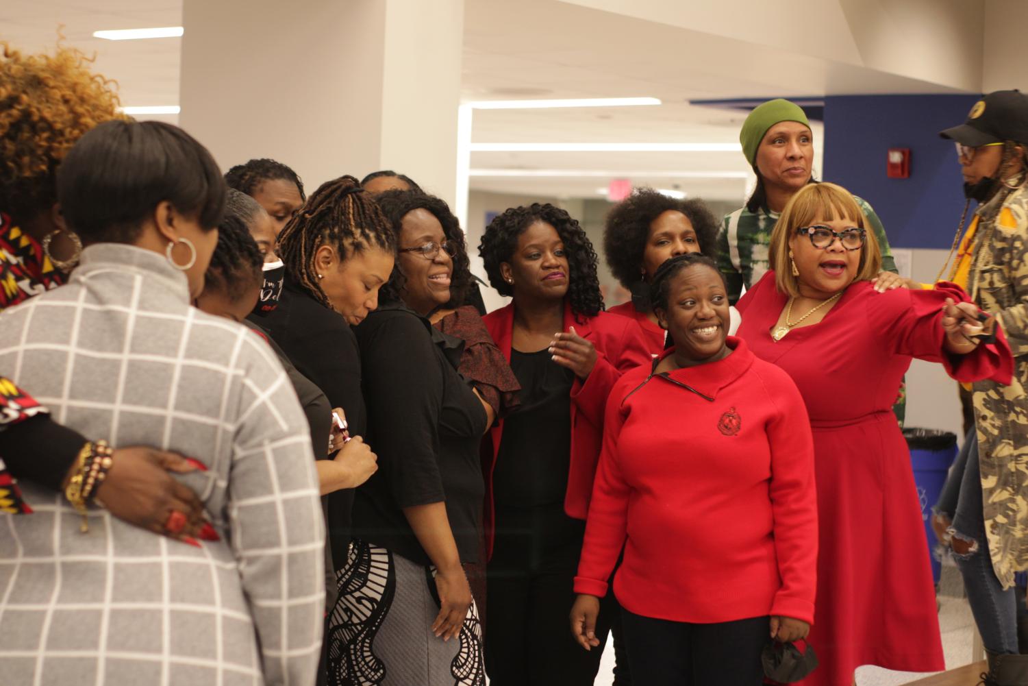 Kisha Lee is inducted as the first Black female president of the Ladue School Board