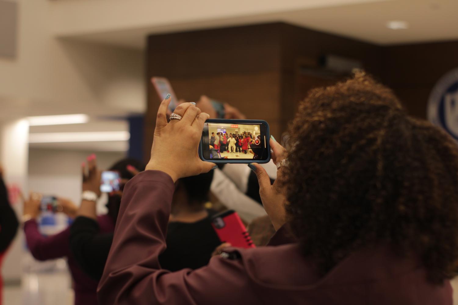 Kisha Lee is inducted as the first Black female president of the Ladue School Board