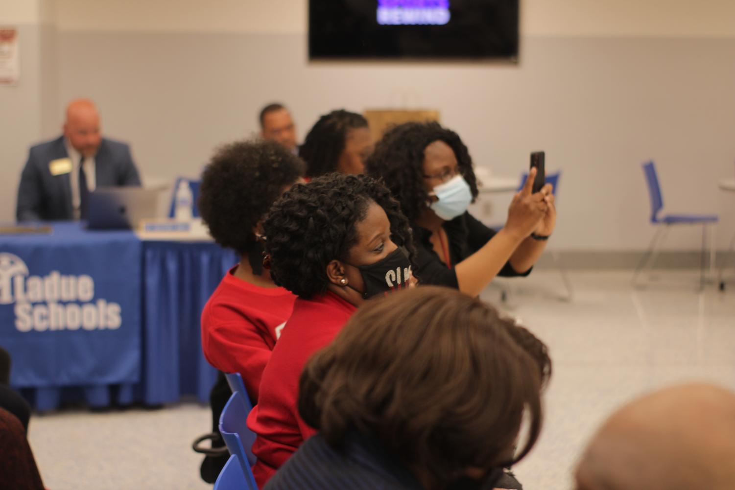 Kisha Lee is inducted as the first Black female president of the Ladue School Board