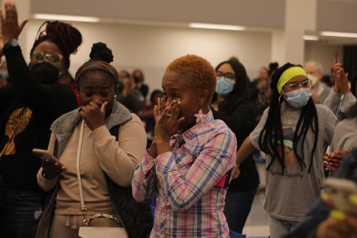 Kisha Lee is inducted as the first Black female president of the Ladue School Board