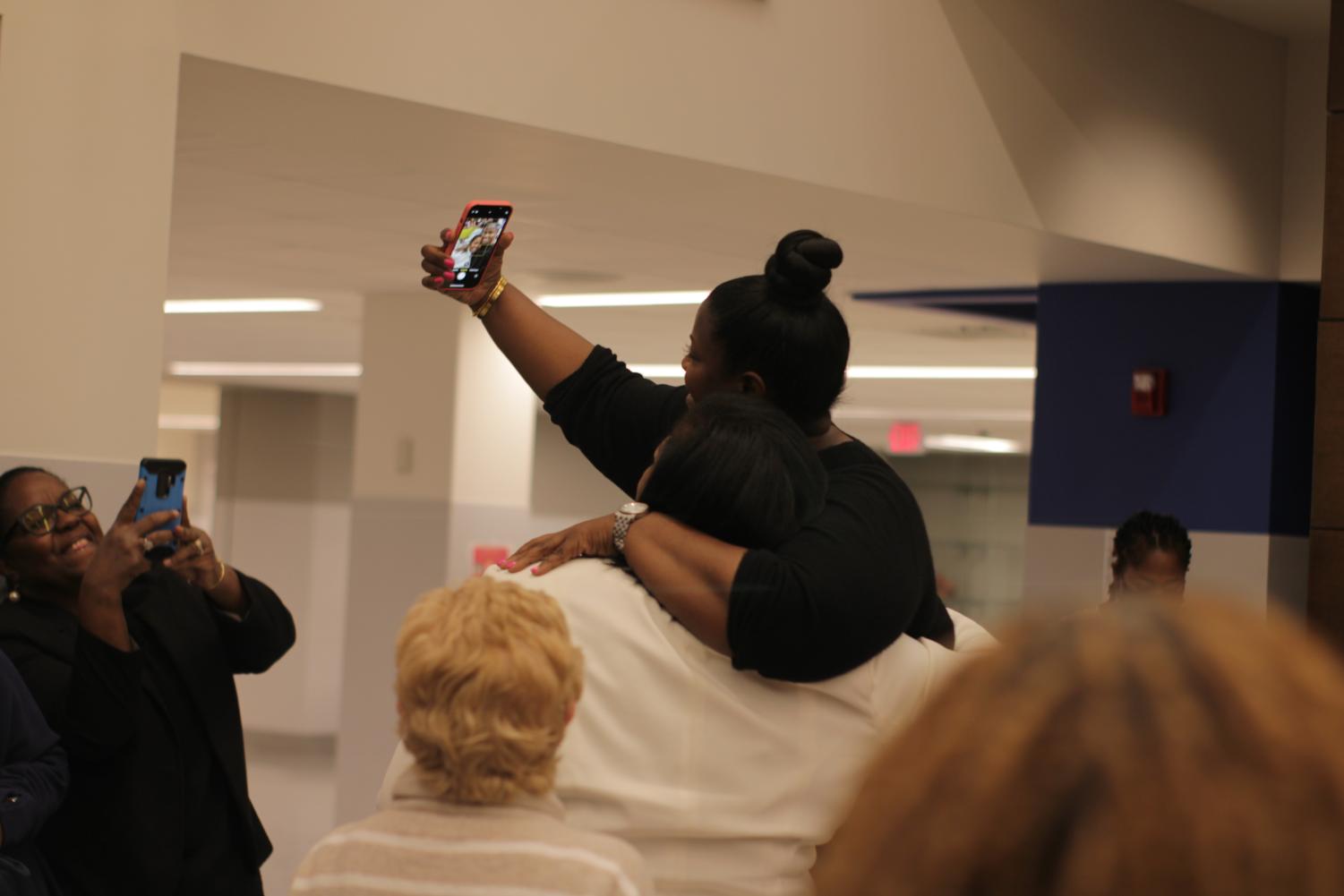 Kisha Lee is inducted as the first Black female president of the Ladue School Board