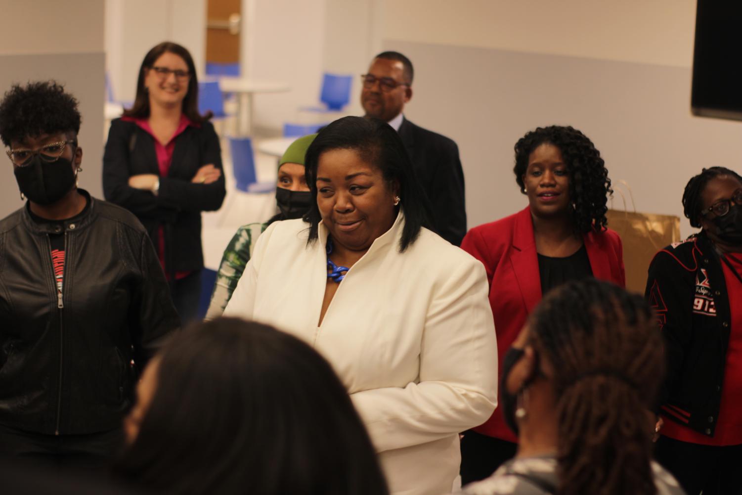 Kisha Lee is inducted as the first Black female president of the Ladue School Board