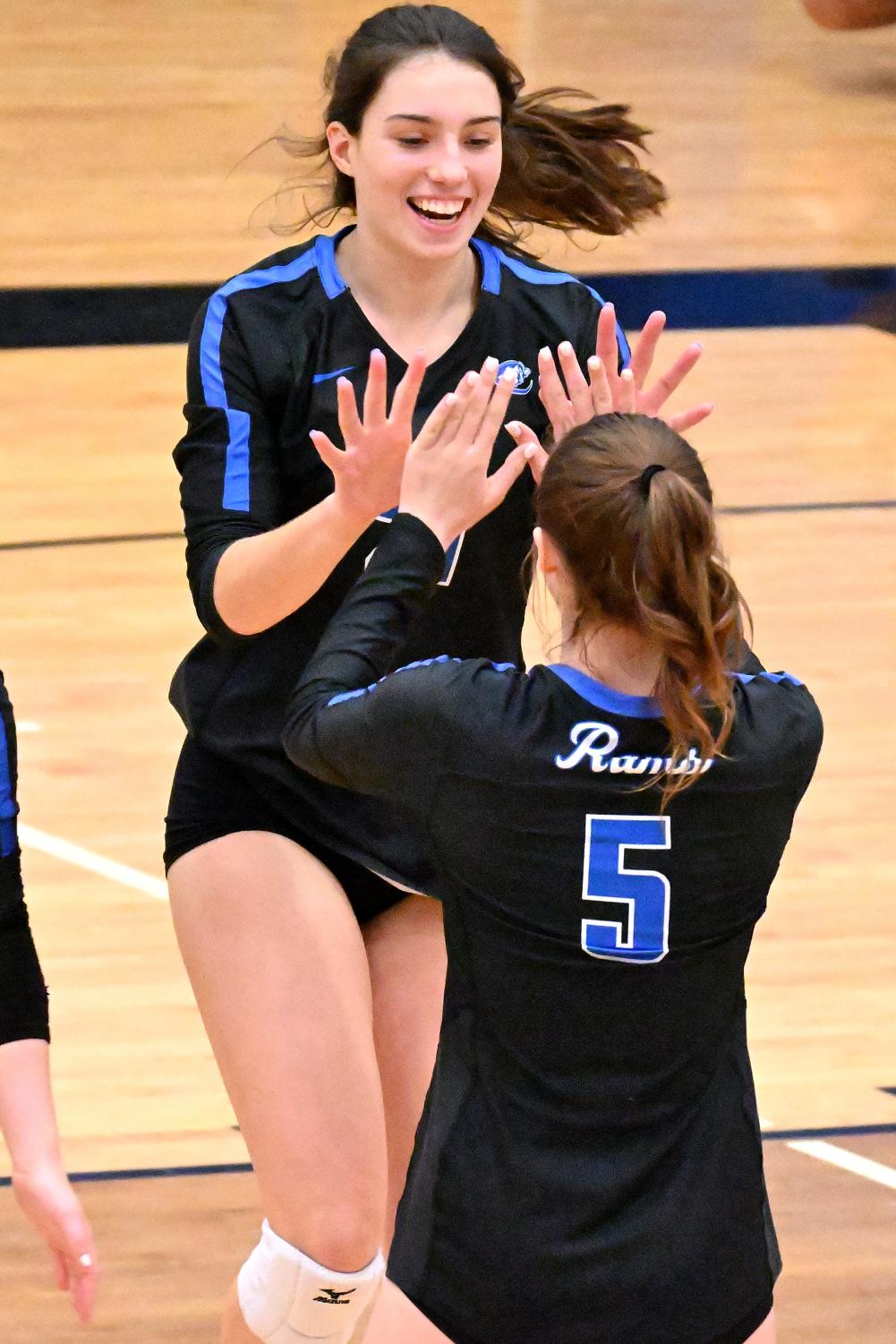 10/20 Girls Volleyball District Tournament vs McCluer