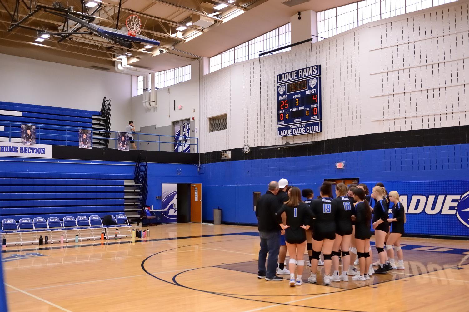 10/20 Girls Volleyball District Tournament vs McCluer