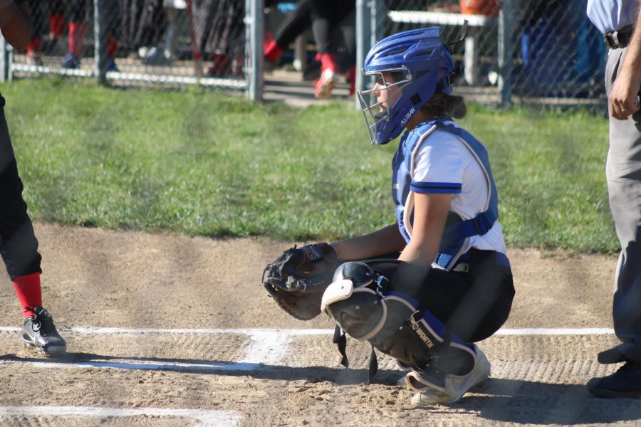 The Varsity girls softball team faced off against Jennings on Wednesday, Sept. 28 at Ladue, and earned at 16-1 win. “Cheering on the seniors, while also feeling completely terrified of the upcoming years being without them was a variety of emotions. It’s also just so fun playing with them and being able to cheer them on and personally I think that’s really what matters the most, just being in the moment of it all.” Freshman Lucy Dempsey said.