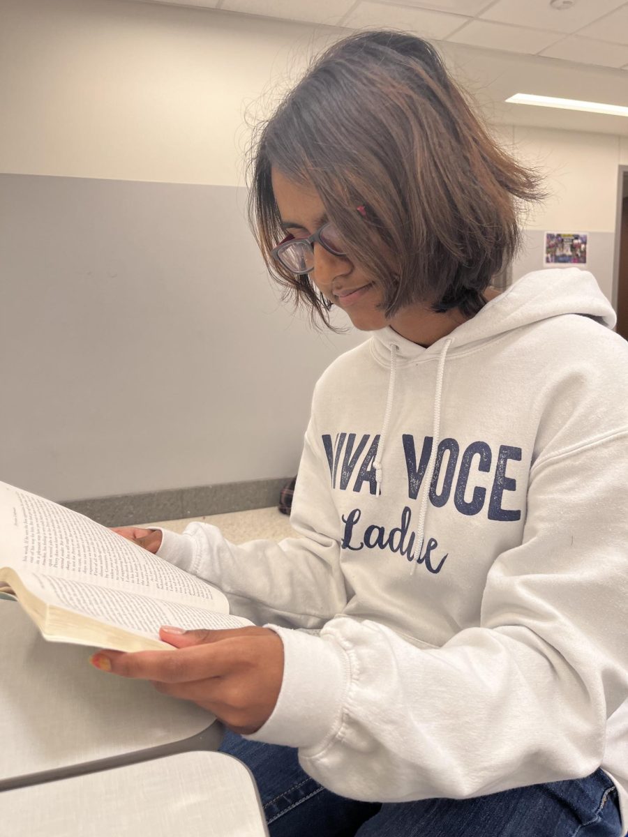 Vishmi Rajapaksha is a junior who is interested in reading books as she participates in the Winter Reading challenge. She is continuing to read and achieve her goal in winning this challenge. “Reading keeps me busy and it’s something I love to do on daily basis,” Rajapaksha said. 
